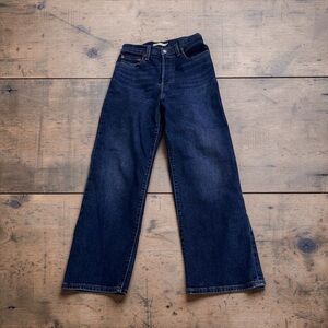 LEVI’S RIBCAGE STRAIGHT LEG ULTRA HIGH RISE JEANS SIZE 28 BUTTON FLY